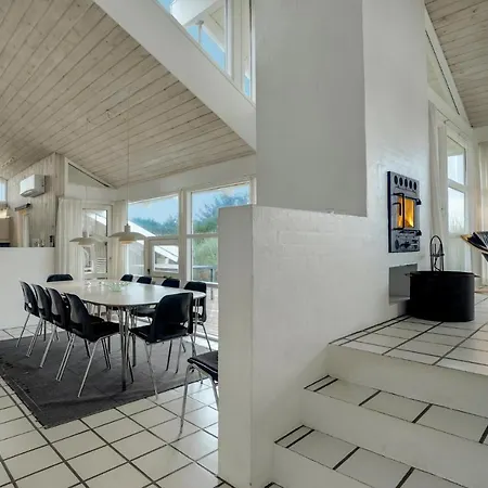 4 Bedroom Stunning In Feriehus