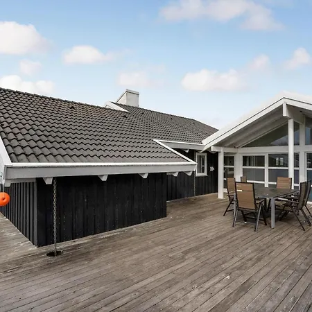 Vakantiehuis 4 Bedroom Stunning In *