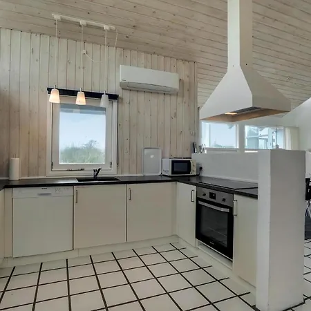 4 Bedroom Stunning In 度假居 希茨海尔斯