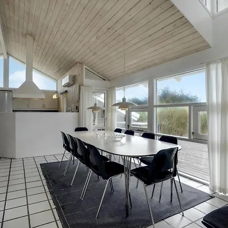 Vakantiehuis 4 Bedroom Stunning In *